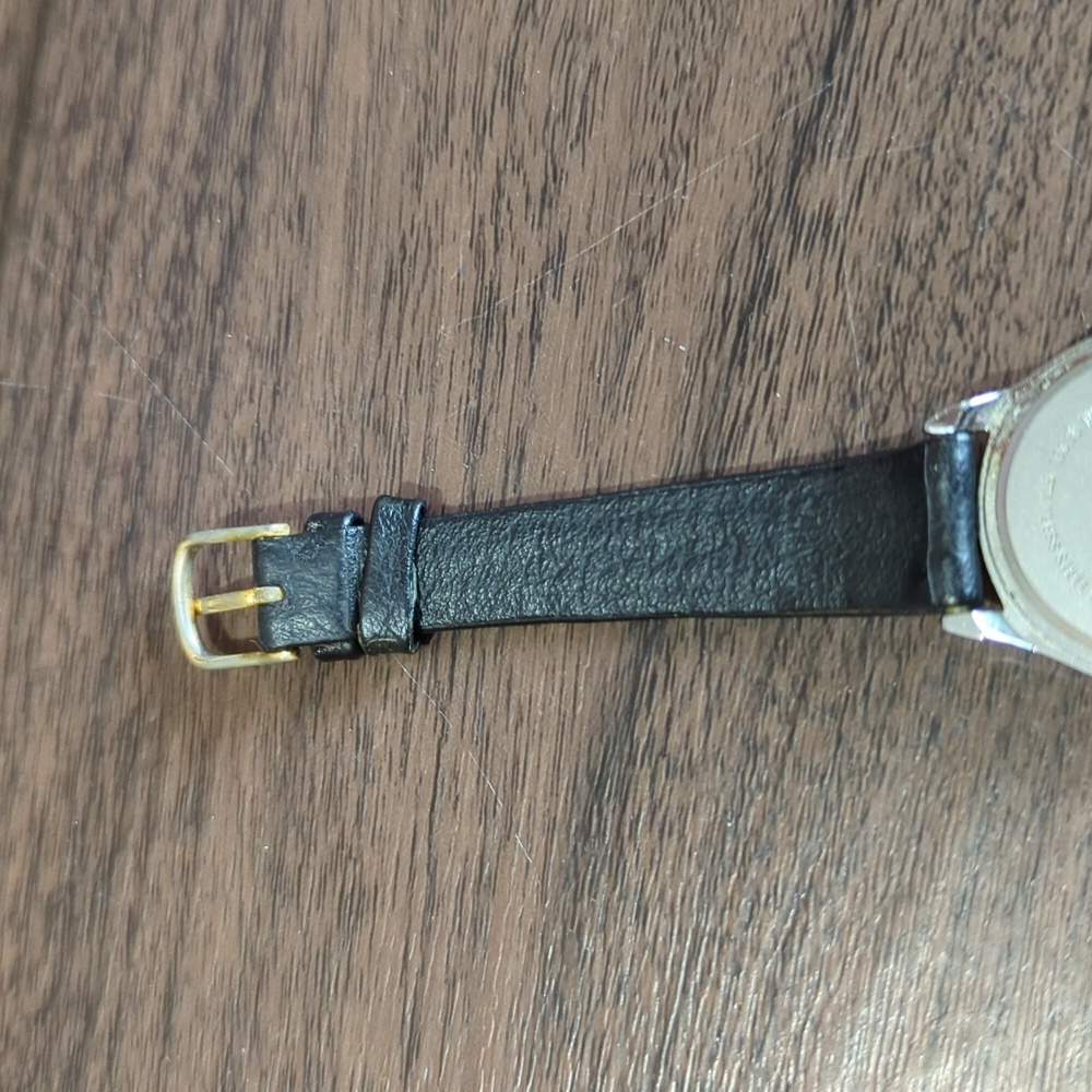 Vintage Disney Mickey Lorus Watch - Picture 8 of 11